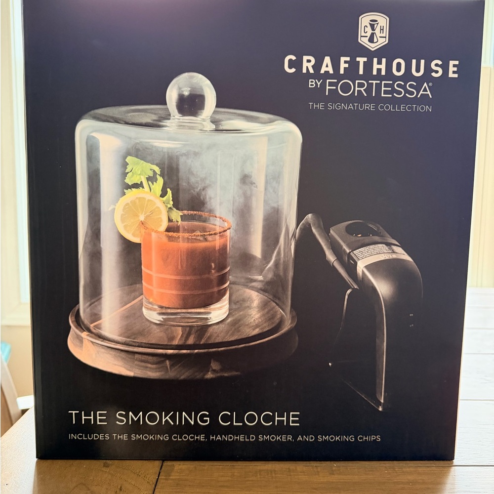 Crafthouse Smoking Cloche with Handheld Smoker - Black and Silver